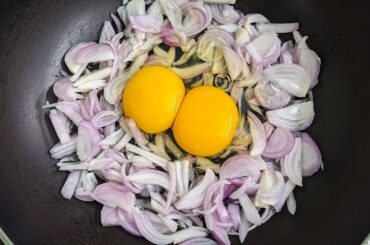 Just Add Eggs With Onions Its So Delicious | Cheap & tasty | Easy Snacks Recipe | 5 Mints Breakfast