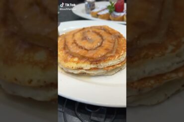 Making perfect cinnamon pancakes with icing at home