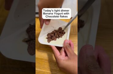 "Banana Chocolate Flakes Yogurt: Flavorful & Light Dinner Idea | Healthy & Delicious #yogurtdelight