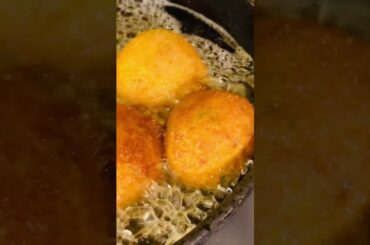 Crispy & Spicy  Potato Balls Recipe By Ninas Vlogs