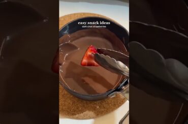 Dark chocolate covered strawberries - easy snack idea #food #shorts #healthy #foodie #feed #eating