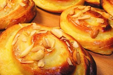 Homemade Bread recipe,Custard Bread Roll- Soft &Creamy#homemade