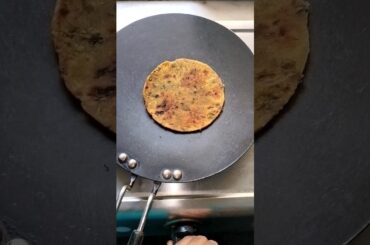 tried a packed Vadodara special Thepla #youtubeshorts #healthy #breakfast #recipe #gujrati #shorts