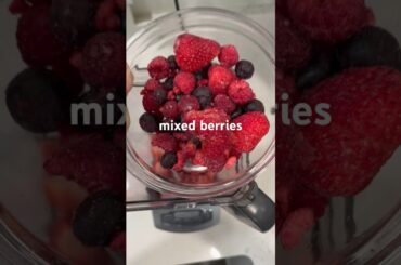Healthy & Delicious Smoothie Recipe #smoothie #smoothies #healthy #healthysmoothie #vegan #berries