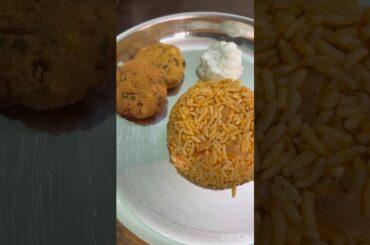#shorts #youtubeshorts Simple lunch Tomato Biryani / Easy & Tasty Lunch Recipe/Tomato Rice w/Vada