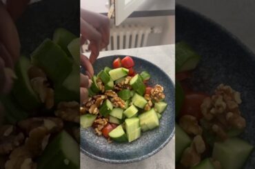 Healthy salad meal prep #chickenrecipe #saladrecipe #healthyrecipes #shorts #pomegranate