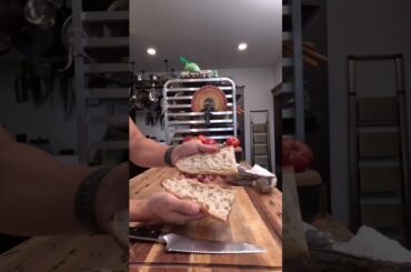 Salted Duck Yolk Tomato Sandwich (Making tomato sandwiches until the season is over)