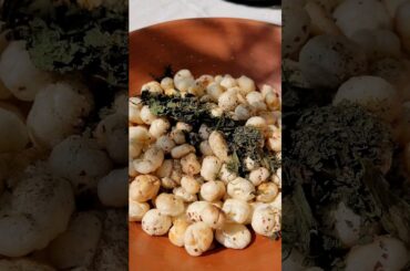 2 Minute Healthy Snack Recipe #healthy #trending #viral #shorts #ytshort #shortsvideo #makhana #mint