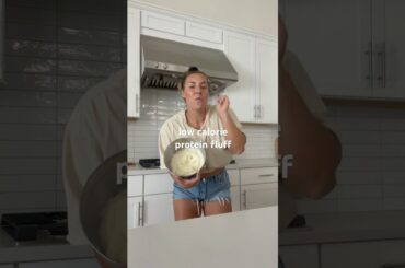 LOW CAL & HIGH PROTEIN & HIIIIIGH VOLUME - only 240 calories and 26g protein #healthyrecipes