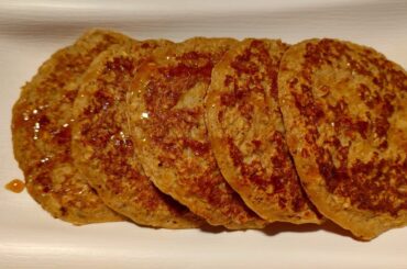 Healthy Breakfast Recipe | Oats Pan Cake | Banana Recipe | Oats Recipe