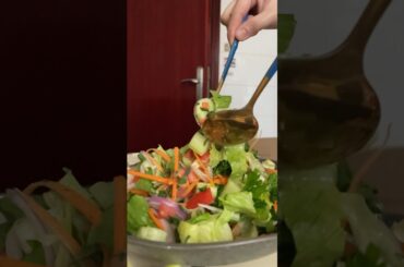 Salad in a Jar #healthy #dubai #salad #food #enjoy #meal #foryou #dubai #uae