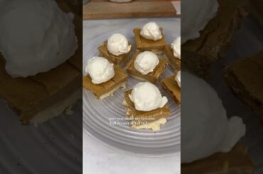 Healthy Pumpkin Pie Layered Cheesecake Bars | Cooking Katie Lady | #healthysweets