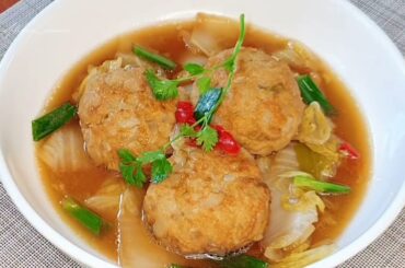 Chinese cabbage and chicken meatballs soup | healthy lunch and dinner recipes