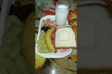 Bread with milk ,nuts, fruits Healthy Breakfast Ideas to Start Your Day#shorts#shortvideo#viral