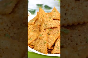 Sirf 1 cup aate se banaye healthy crispy nachos | Hommade Nachos Recipe #shorts #recipe #nachosdip