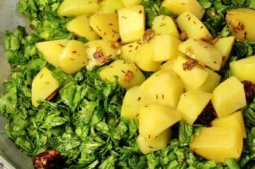 Aloo Palak Recipe | Palak Aloo ki Sabzi | by Cook with Early hours