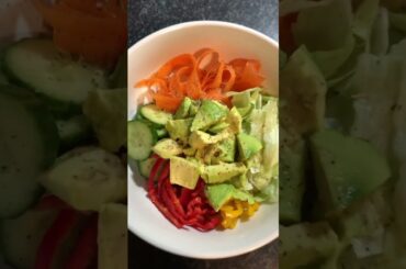 Healthy Salad Recipe Transition #shorts #healthysalad #salad #foodie #roadto1k #sub #avocado #carrot
