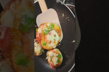 low calorie pizza #lowcaloriemeals #lowcaloriehighvolume #lowcalorie#cookingredefined #recipe #food