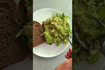 This vegan sandwich has more protein than 3 eggs! | FeelGoodFoodie