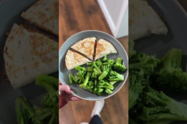 Realistic what I eat in a day to lose weight #weightloss #weightlossjourney #whatieattoloseweight