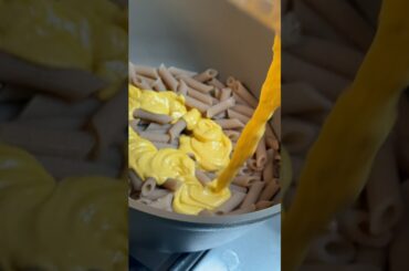 ‘tis the season for butternut squash pasta sauce! #healthydinner #falldinner #shorts #dairyfree