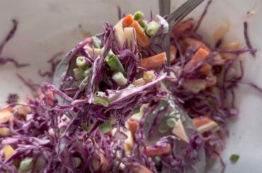 Crunchy cabbage salad in 7 minutes! My favorite cabbage salad