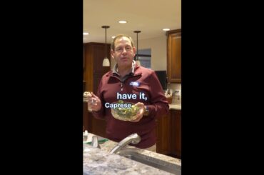 10-Minute Caprese Tortellini Salad