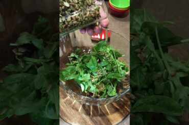 Vegetable salad in 2 minutes #shortvideo #shorts #food #recipe #easyrecipe #video #videoshort