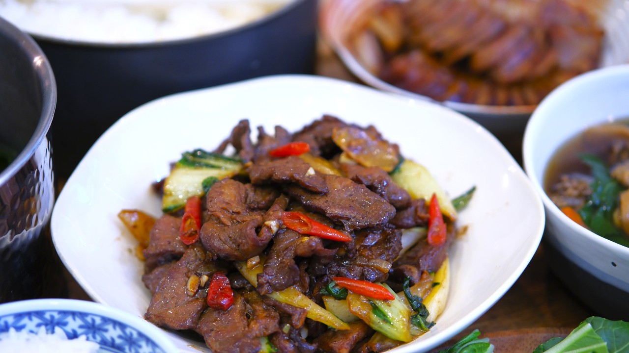 How to Make a Casual Chinese Dinner (3 Recipes Included) How to Make a Casual Chinese Dinner (3 Recipes Included)