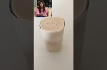 Shilpa Shetty’s Simple Smoothie Recipe | Healthy Breakfast #smoothie  #viral #trendingrecipe #shorts
