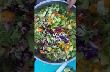Tailgate raw vegan salads with loved ones in Oregon on vacation