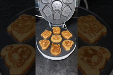 Oatmeal banana waffles #breakfast #whatmytoddlereats #healthybreakfast #toddlermeals #wafflesrecipe