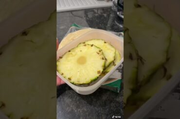 tiktok - @holly_swinnss #recipe #healthyrecipes #healthylunch #recipes #healthywrap #lunchideas