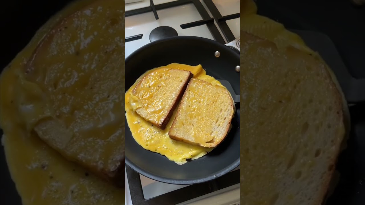 The best breakfast sandwich ever! 5 minutes and done! #food #sendwich #breakfast The best breakfast sandwich ever! 5 minutes and done! #food #sendwich #breakfast