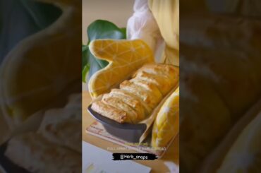 Garlic bread love too good to share.Garlic + bread =perfection#garlicbread#garlic#recipe#foodie#food