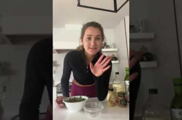 Make a healthy quick fall salad with me! #shorts #recipe