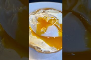 Quick Healthy Delicious Poached Egg on Bagel #food #delicious #easyrecipe