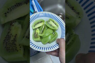 What i eat in a day thorda healthy version #youtubeshorts #yshorts #whatieatinaday#yum#hacks #shorts