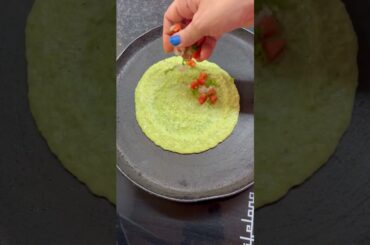 Moong palak uttapam |#shorts #youtubeshorts #foodshort #trending #healthy #breakfast