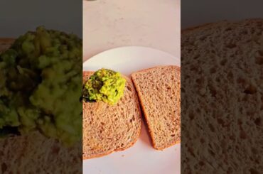 Let's make a healthy brekkie together! Avocado toast, PB & apples!