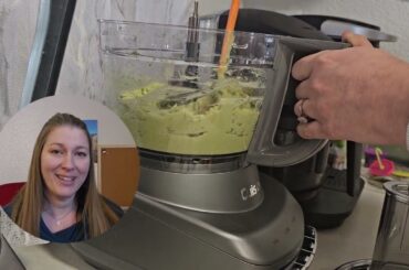 How to Make Hummus/Hummus and Pita Chip Recipe/Easy Healthy Recipe/Little Bits of Wellness