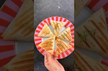 LOW CALORIE & HIGH PROTEIN WRAPS! Quick & Easy Wraps Recipe (Homemade) #shorts