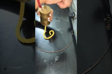 Crispy Gujarati Chakli Recipe#recipe #ytshorts #tasty #easyrecipe #healthy #homemade