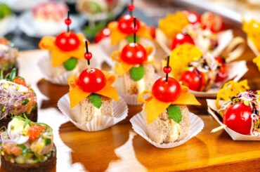 Tasty and Healthy Christmas Canapes with a bow. Smoked salmon and tofu recipes just for Your family!
