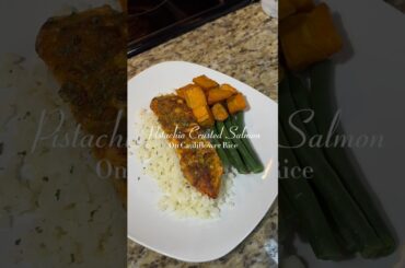 Love me a quick and easy healthy dinner #lowcarb #salmonrecipe #dinnerideas