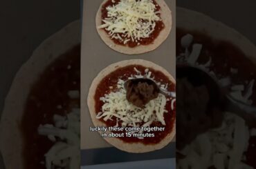 High Protein Mexican Tortilla Pizza #recipe #macrofriendly #easyrecipe #highproteinrecipes #shorts