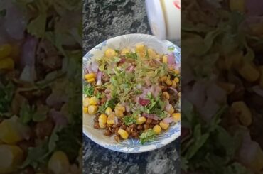 Healthy bhi or Tasty bhi Kale chane ki chaat #food #trending #foodie #shorts #youtubeshorts