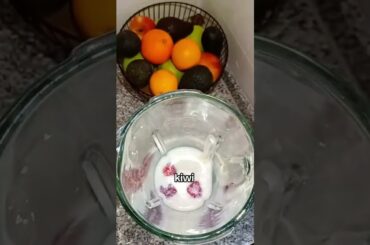 The Strawberry Kiwi Quencher Smoothie #healthyrecipes