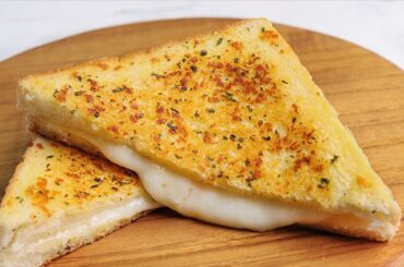 How To Make A Perfect Cheese Garlic Sandwich