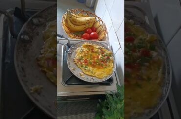 #egg omlet #youtubeshorts #shorts #healthy breakfast #cookingshorts